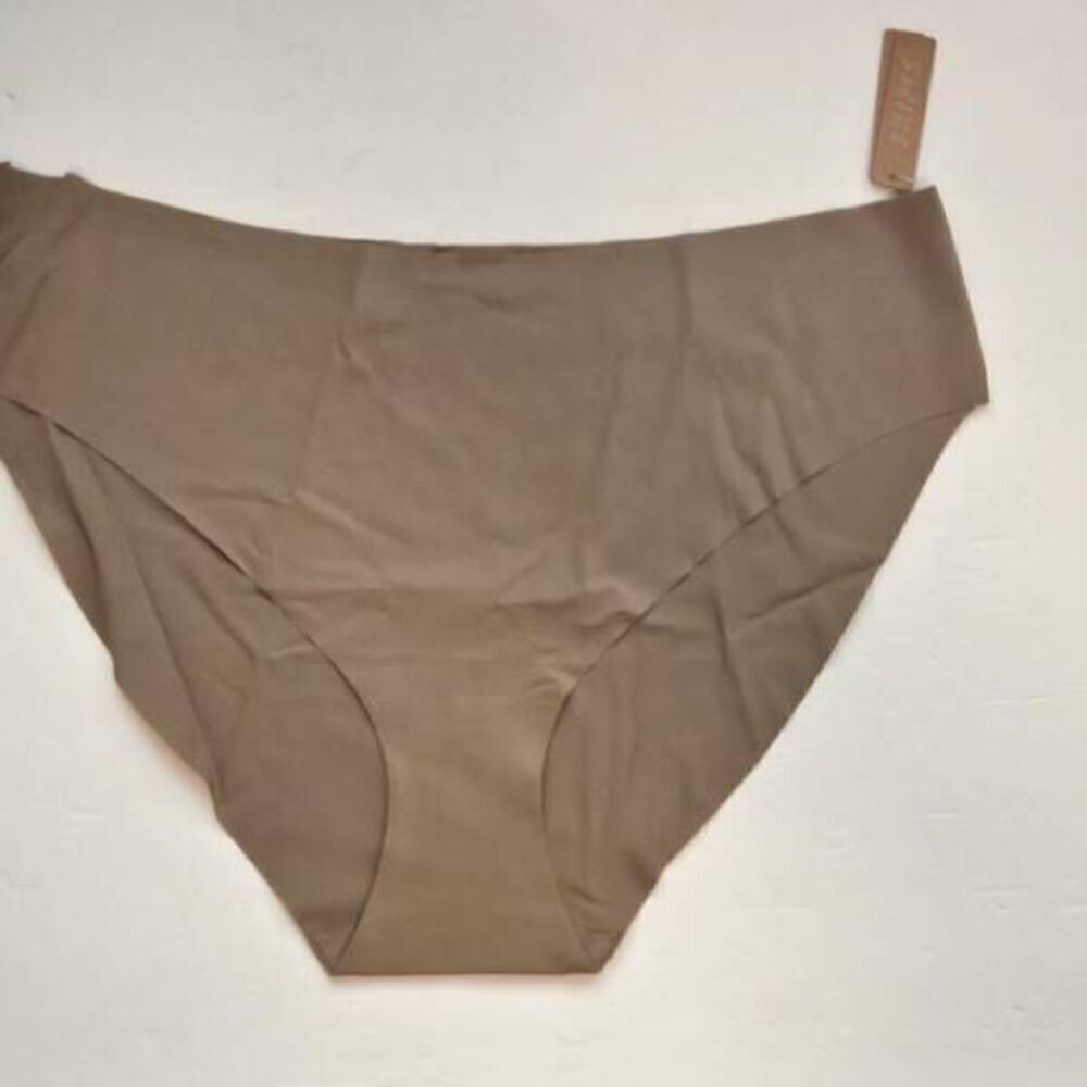 Skims Mid‎ rise panty Nwt